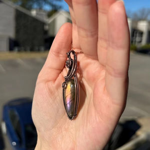 Colgante de labradorita al atardecer, collar artesanal envuelto en alambre, regalo de estilo bohemio para ella - Product Image 1