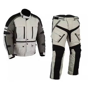 Combinaison textile de moto haut de gamme conçue pour la sécurité, le confort et une tenue durable du motard, avec des panneaux en tissu résistant. - Product Image 1