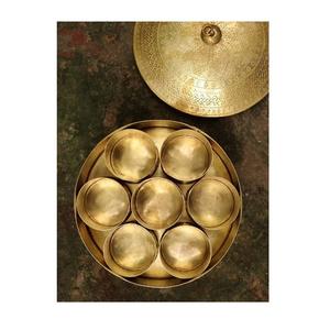 Caja de especias Masala de uso diario ecológica de 7 compartimentos de latón puro de la mejor calidad con tamaño y embalaje personalizados de la India - Product Image 5