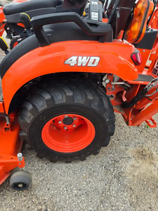 รถแทรกเตอร์ Kubota BX23S 22 แรงม้า ขับเคลื่อน 4 ล้อ ราคาประหยัด พร้อมชุดตักดินหน้าและหลัง เกียร์ PLC รถแทรกเตอร์อเนกประสงค์สำหรับฟาร์มขนาดเล็ก - Product Image 5