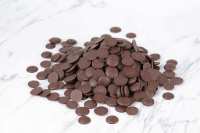 Vente en gros en vrac OEM Vietnam Chocolat foncé Bouton Snack Goût Semi-Sucré Halal Certifié Cacao Parler
