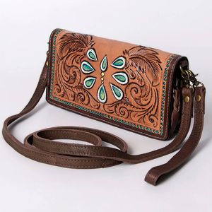 Bolso de mano de cuero tallado de estilo vintage de la mejor calidad para mujer Mini monedero elegante diseñado para mujeres conscientes de la moda - Product Image 1