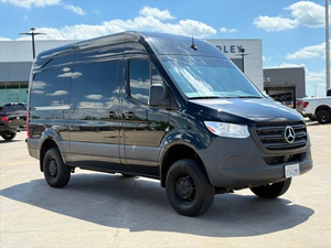 Mercedes-Benz Sprinter 2500 2022 de Primera Mano, Techo Estándar, Autobús Usado, Negro, Limpio, en Buenas Condiciones - Product Image 1