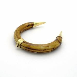 จี้ทำมือคุณภาพสูงจากกระดูกควายประดับด้วยงานทองเหลืองและไข่มุกธรรมชาติจากอินเดีย-เครื่องประดับกระดูกควายสุดประณีต - Product Image 3