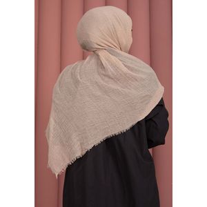 ผ้าพันคอเนื้อเครปนุ่ม Camel Soft Crepe Scarf Series ผ้าคลุมศีรษะและผ้าพันคอสุดหรู - Product Image 3