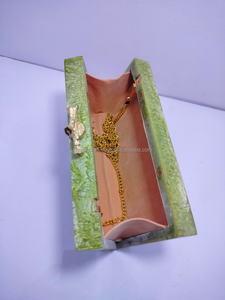 Dernière pochette en résine Sac à main à la mode Sac à bandoulière Cadeau de faveur de mariage pour elle - Product Image 4