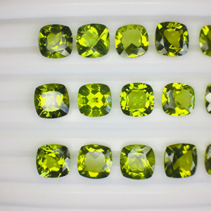 เบาะเพอริโดทธรรมชาติคุณภาพ AAA พลอยเทียมตัดสีเขียวเป็นประกายดีเยี่ยมได้รับการรับรองการขัดเงาสำหรับการทำที่สมบูรณ์แบบ - Product Image 1