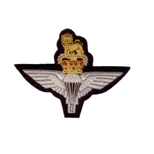 Parches de insignias hechos a medida bordados a mano con alambre de lingotes MOQ bajo - Product Image 6