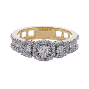 Bague diamant en or jaune 14 carats Triple grappes de taille ronde Double Halo Pave Setting Princess Accent Diamants Encadrés en or jaune 14 carats - Product Image 1