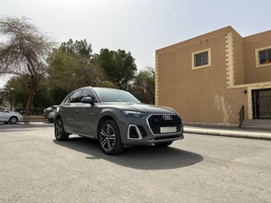 2021 Audi Q7 Used Turbo Engine AWD Drive con asientos de cuero ACC Control de crucero Color interior oscuro Dirección izquierda Neumáticos R19 - Product Image 3