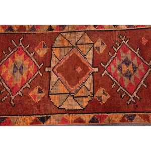 Alfombra Turca de 2.4x13.4 pies, Alfombra Vintage Tipo Runner, Alfombra de Lana Roja y Negra Estilo Suroeste - Product Image 5