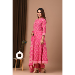 Buy Anarkali salwar kameez set with rich <b>silk</b> <b>fabric</b> for luxury weddings Stunning Anarkali dress set with hand-crafted detailing - Product Image 1