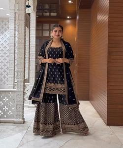 Añade un Toque de Estilo Punjabi con Nuestro Pañuelo Africano, Elegante Conjunto Étnico de Lino y Seda con Detalles de Volantes, Ropa de Boda - Product Image 1