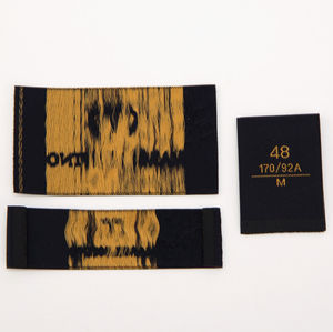 Tissé personnalisé pour les étiquettes de vêtements Impression principale Vêtements Ruban Contenu de lavage 100% Polyester Vêtement Cou Étiquette de lavage - Product Image 2