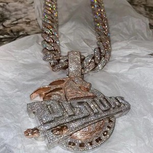 Meilleurs pendentifs et breloques populaires pour hommes en argent sterling 925 plaqué or rose 14 carats avec diamants taille baguette - Product Image 4