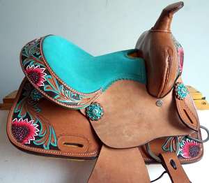 Silla de montar western premium con adornos florales |   Diseño de Asiento Turquesa |   Silla de montar para caballo de cuero artesanal con flecos |   Equipo de Equitación de Lujo - Product Image 3