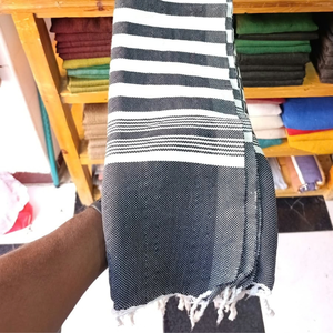 Serviette Fouta marocaine faite à la main en coton et laine 100x200 cm, franges nouées, séchage rapide, pour plage, hammam, bain, vente en gros, fabricant - Product Image 2