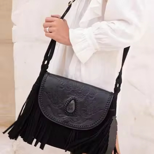Nouveau rabat et plumes en cuir de vache peints à la main avec corps et poignée en daim de vache sacs à bandoulière de créateur en gros - Product Image 1