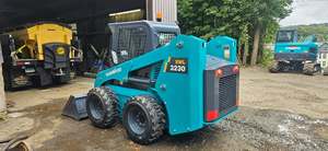 Cargadora Compacta SUNWARD SWL3230 Usada, Retroexcavadora con Capacidad de Carga de 4 Toneladas, Motor Kubota, Caja de Cambios y Rodamientos - Product Image 5