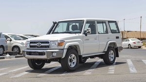 2022 LandCruiser 76 D-Cab LX 4.2D Manuel de direction gauche EN EXCELLENT ÉTAT - Product Image 5