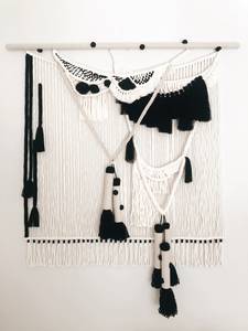 Tapiz bohemio de macramé hecho a mano para colgar en la pared - Product Image 4