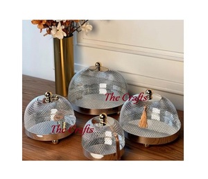 Plateau à dessert en métal couleur argent avec dôme Ensemble de quatre plateaux de service de forme ronde et dôme au prix le plus bas - Product Image 1