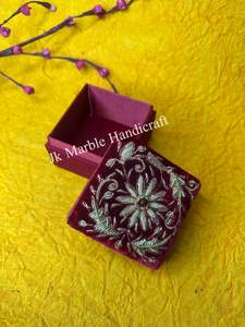 Caja de Joyería de Lujo Hecha a Mano con Tela de Seda y Chenilla, Precio de Mayoreo Disponible, Pieza de Buena Calidad - Product Image 4