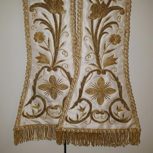 Estola Litúrgica Dorada Bordada Clásica Blanca Premium para Sacerdote, Vestimenta de Iglesia, Misa Cristiana, Ornamentada, Unisex para Adultos - Product Image 6
