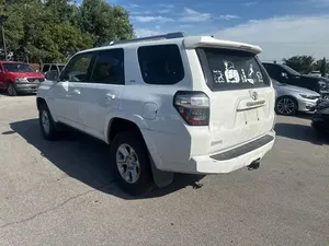 โตโยต้า 4 รันเนอร์ SR5 ปี 2017 - Product Image 3