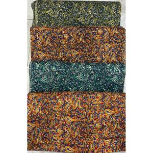 Tissu brodé lourd en coton Koraa, multi-fils et points de chaînette, idéal pour les collections de Kurtis ethniques et l'exportation. - Product Image 6