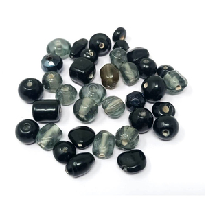 Collection unique de perles de verre orange artisanales mélangées plaine et millefiori pour la fabrication de bijoux et la décoration de la maison - Product Image 3