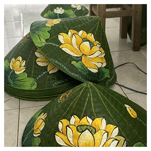 Chapeau conique en feuilles de palmier naturelles pour le jardinage, les marchés en plein air et la décoration culturelle, origine Vietnam - Product Image 3