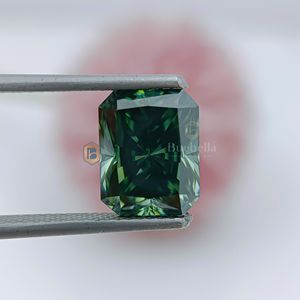 Diamante Suelto Blanco Sintético (Cultivado en Laboratorio) de Corte Baguette Cónico de 2.50ct, Tallado a Mano para Joyería Artesanal - Product Image 4