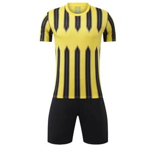 ชุดเสื้อเจอร์ซีย์ฟุตบอลชายใหม่2024ชุดเสื้อและชุดวอร์มสำหรับเด็กชุดกีฬาแบบไม่มีลวดลายสำหรับทีม - Product Image 1