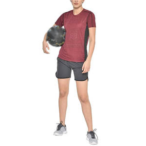 T-shirt de sport en tissu doux au toucher et confortable à porter, avec une construction extensible et un soutien flexible pour les mouvements - Product Image 3