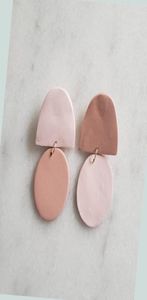 Superbes boucles d'oreilles en résine faites à la main avec paillettes et émail entièrement personnalisables pour la mode quotidienne ou les occasions de cadeaux - Product Image 5