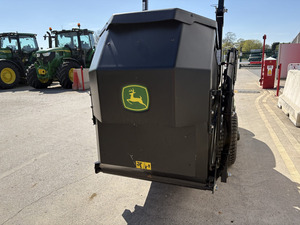 Tractor John Deere 3032E con Cargador Frontal, Gasolina, 4 Tiempos, Monocilíndrico, Autopropulsado, Verde Amarillo - Product Image 5