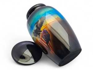 Drapeau américain noir et aigle urne de crémation adulte urne en métal fabriquée à la main mémorial patriotique urne 10 "peut contenir jusqu'à 200Lbs - Product Image 2