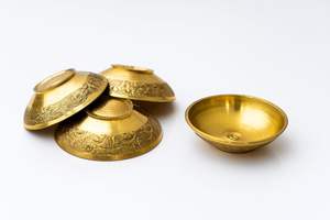 Cuenco Decorativo Pequeño y Pesado Hecho a Mano para Pooja, Hogar/Oficina, Cuenco Decorativo de Latón (Paquete de 06) - Product Image 5