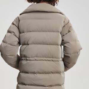 Vente en gros de doudounes d'hiver pour femmes manteaux chauds et légers avec isolation de qualité supérieure par temps froid - Product Image 6