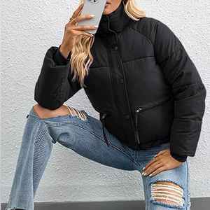 2025 venta al por mayor directa de fábrica diseño personalizado cálido invierno acolchado mujeres Crop Top Puffer chaqueta mujer recortada transpirable - Product Image 3
