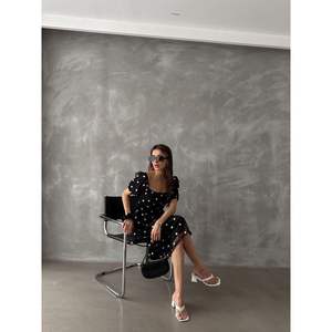 Robe élégante noire à col bateau et bustier Topshow pour femme – Vente en gros - Product Image 3