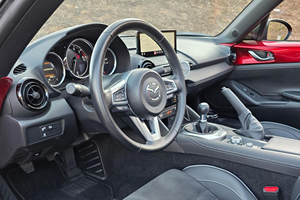 Mazda MX-5 Miata RF Club 2024 Usado en Perfectas Condiciones - Product Image 2