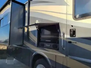 Autocaravana I-T-A-S-C-A SUN-O-V-A 33C USADA, MODELO 2012, ALTO RENDIMIENTO, 36 pies de largo, 2000 kg de carga útil, color oscuro, en venta - Product Image 6