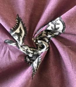 Tela de Algodón Estampada a Mano con Motivo Paisley Buta |   Textil Étnico Indio Color Púrpura Ciruela - Product Image 1