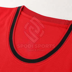 Uniforme de baloncesto cómodo de alta calidad con logotipo personalizado mejor uniforme de baloncesto de tela suave - Product Image 3