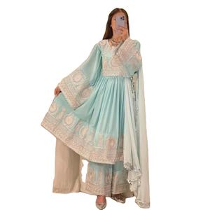 Vestido Corto Estilo Vintage Afgano Kuchi con Exclusivos Patrones de Bordado Tribal Cosidos a Mano y Trabajo Tradicional con Espejos - Product Image 1