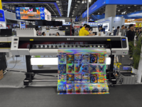 Impresora Plotter de 2.1m UV Rollo a Rollo para Vinilo, Papel, PVC, Cuero, con 2 Cabezales de Impresión XP600, CMYK, Barniz, Lámina Dorada
