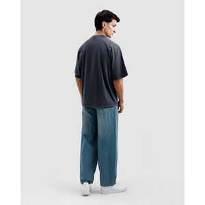 เสื้อยืดเจอร์ซีย์เอสเซนเชียล ผลิตจากผ้าฝ้าย 100% สีเทาเข้มแบบวอช - Product Image 2