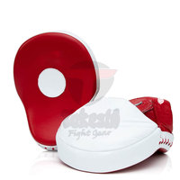 Pad de Frappe Professionnel pour Adultes – Conception Courbe Confortable, Léger, en Cuir de Vachette – Équipement de Protection de Boxe Hautement Personnalisable